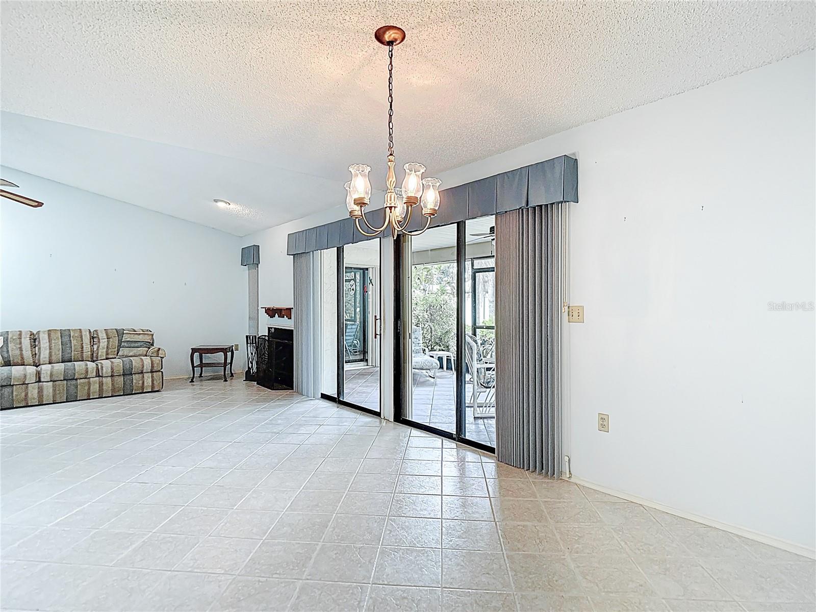 Image 20 of 60 For 120 Colony South Drive