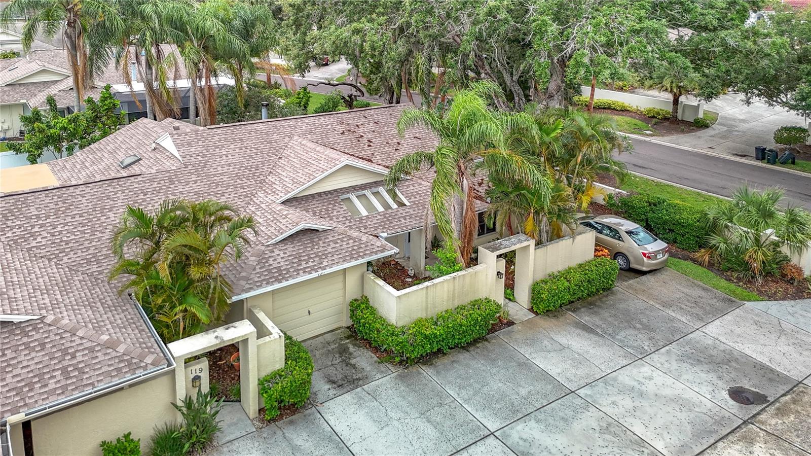 Image 3 of 60 For 120 Colony South Drive