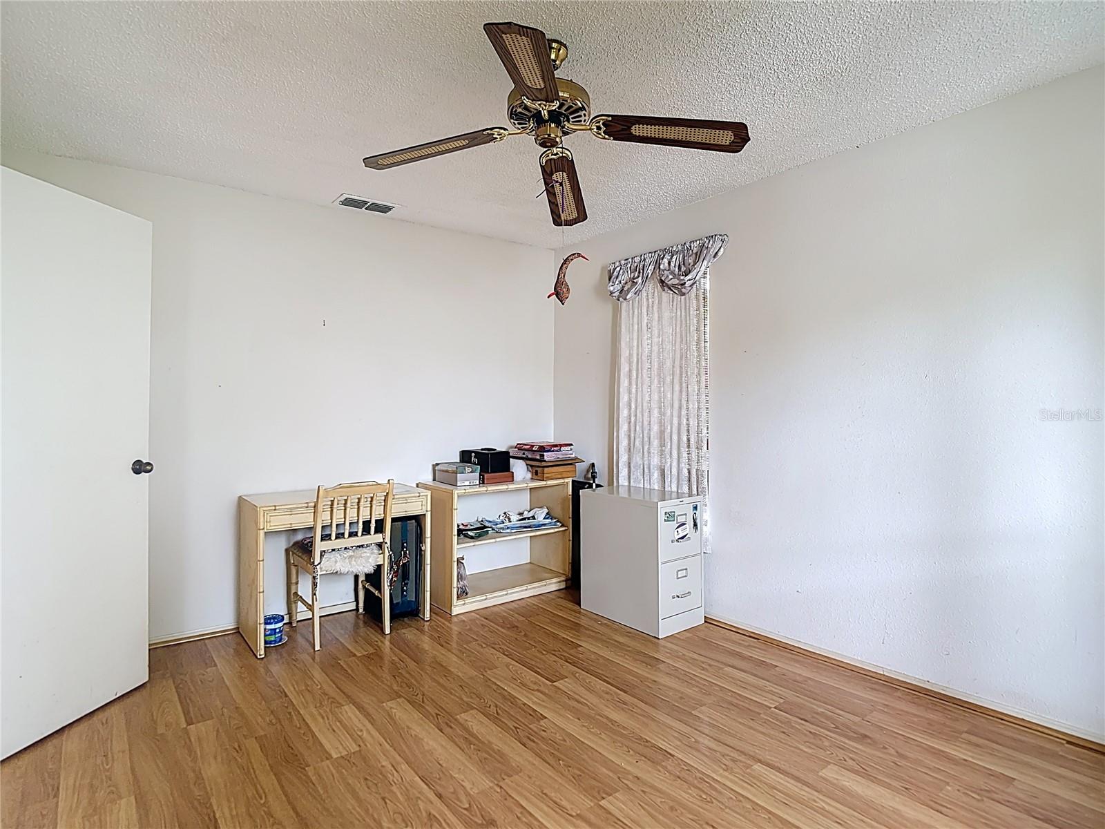 Image 9 of 60 For 120 Colony South Drive