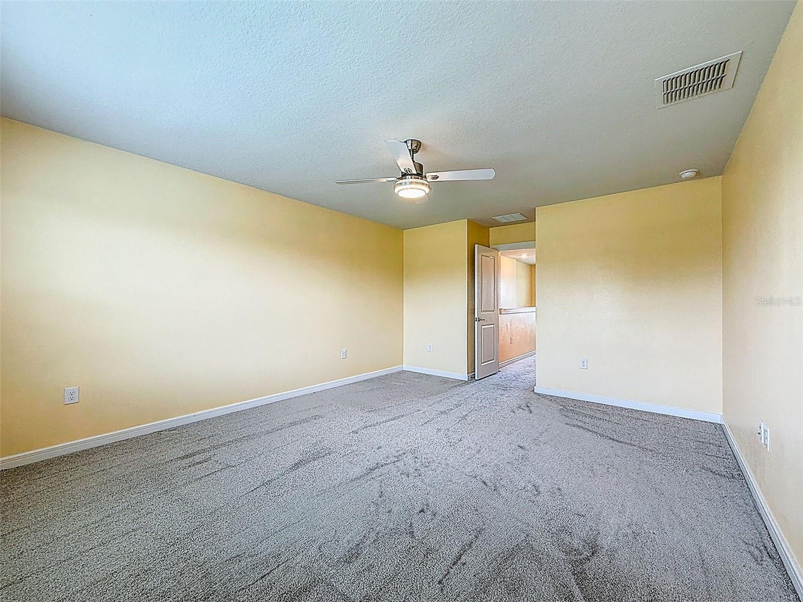 Listing photo id 24 for 9324 Rally Spring Loop