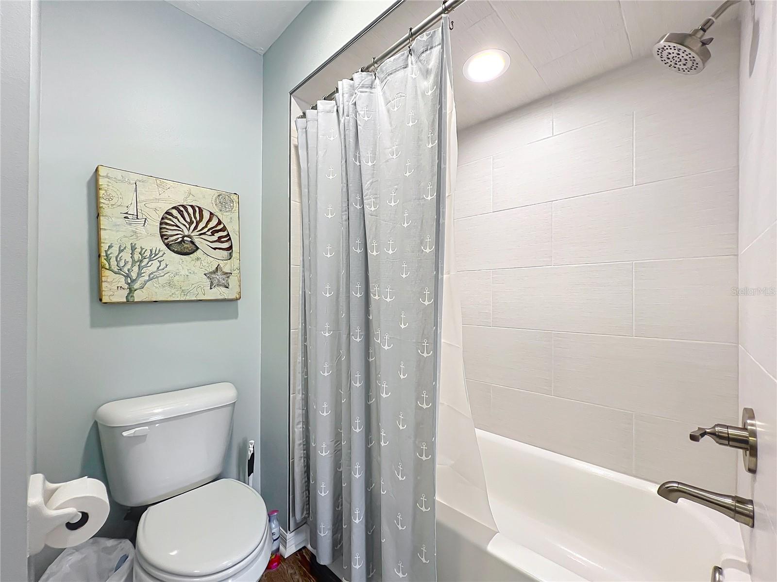 Image 22 of 49 For 11122 Cove Harbor Drive 112