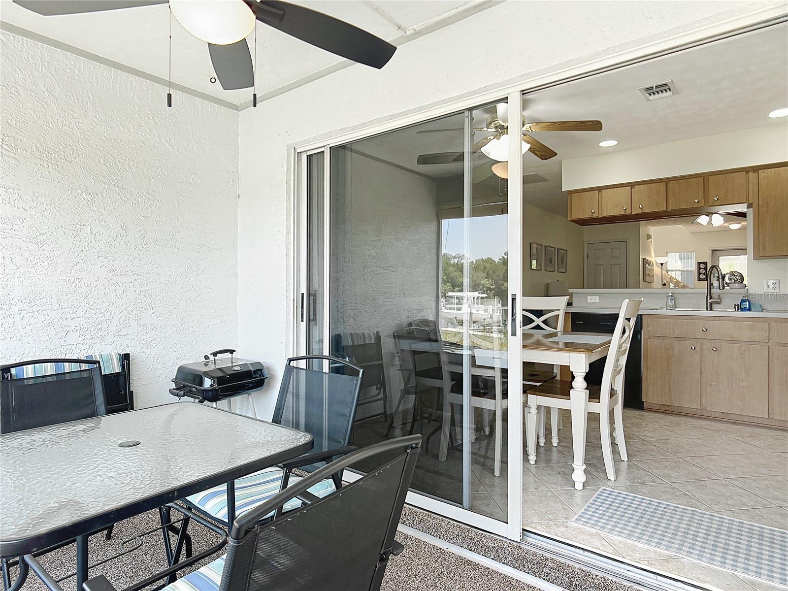 Image 25 of 49 For 11122 Cove Harbor Drive 112