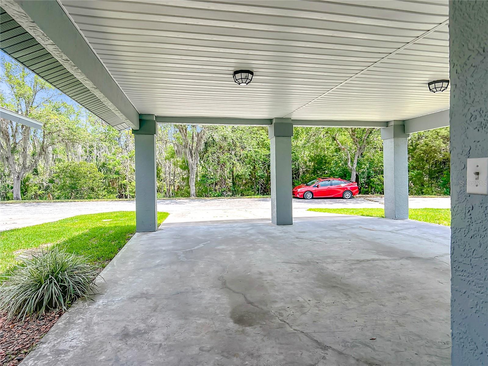 Image 4 of 49 For 11122 Cove Harbor Drive 112