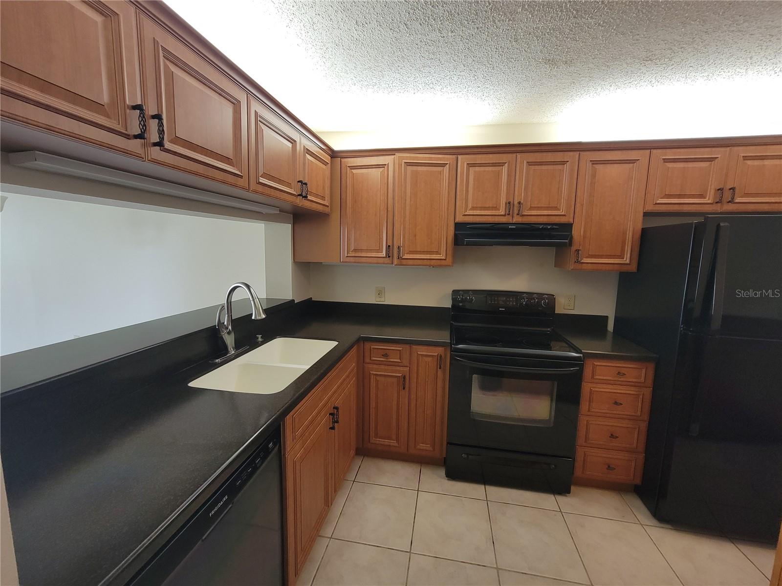 Image 10 of 32 For 2424 W Tampa Bay Blvd  M-201
