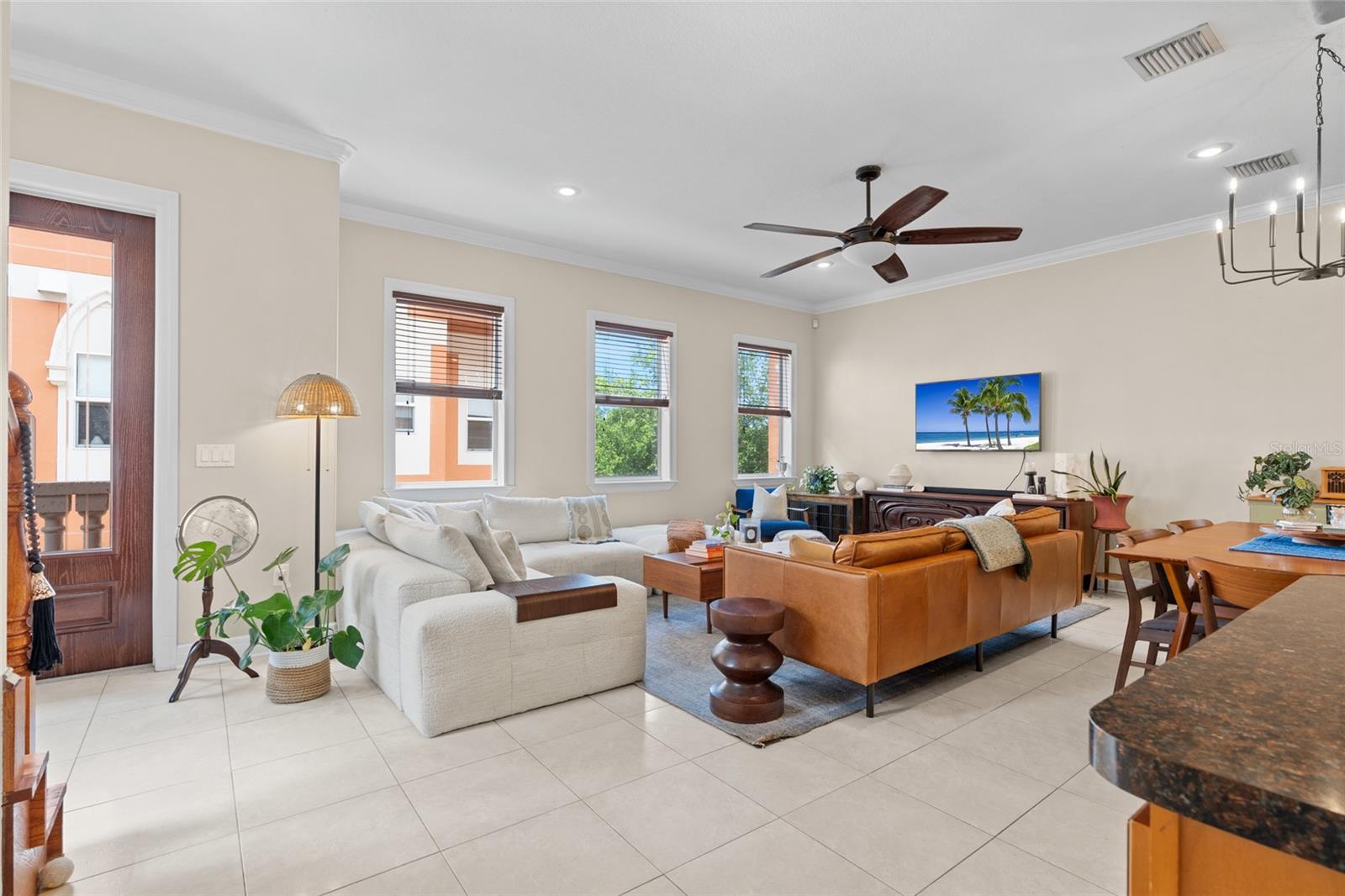 Image 10 of 52 For 904 Villa Venicia Way