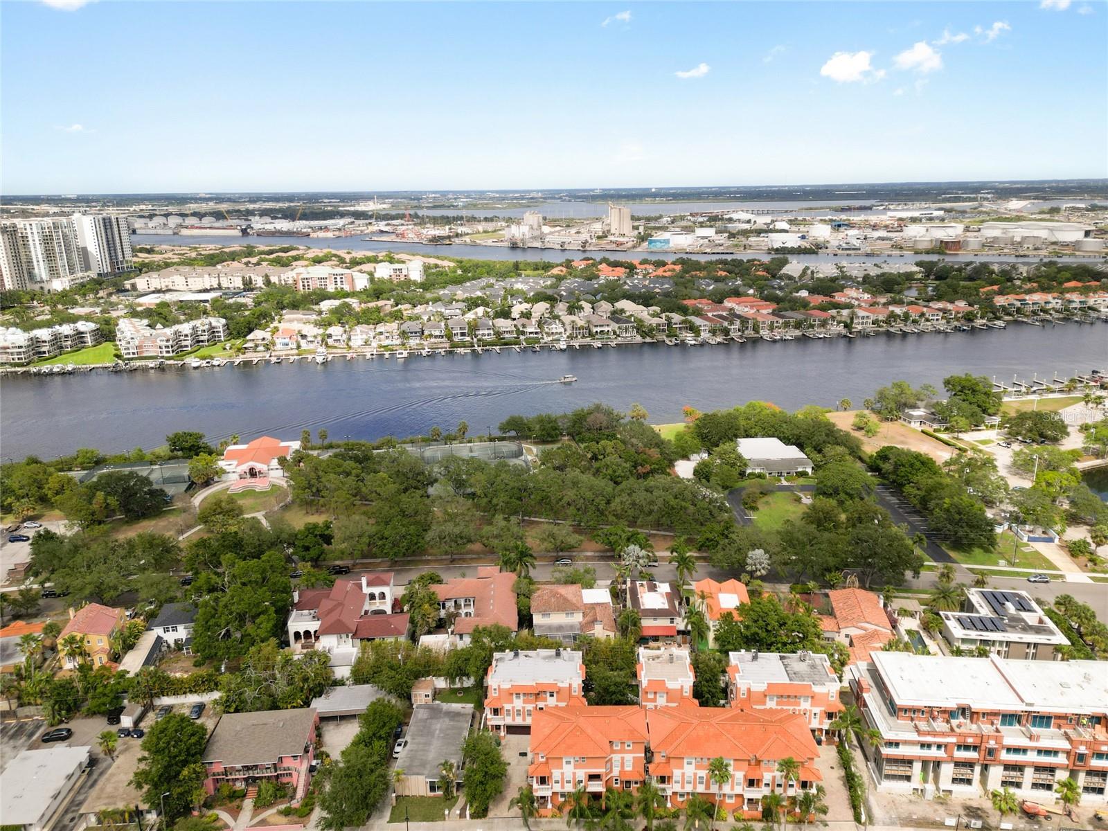Image 48 of 52 For 904 Villa Venicia Way