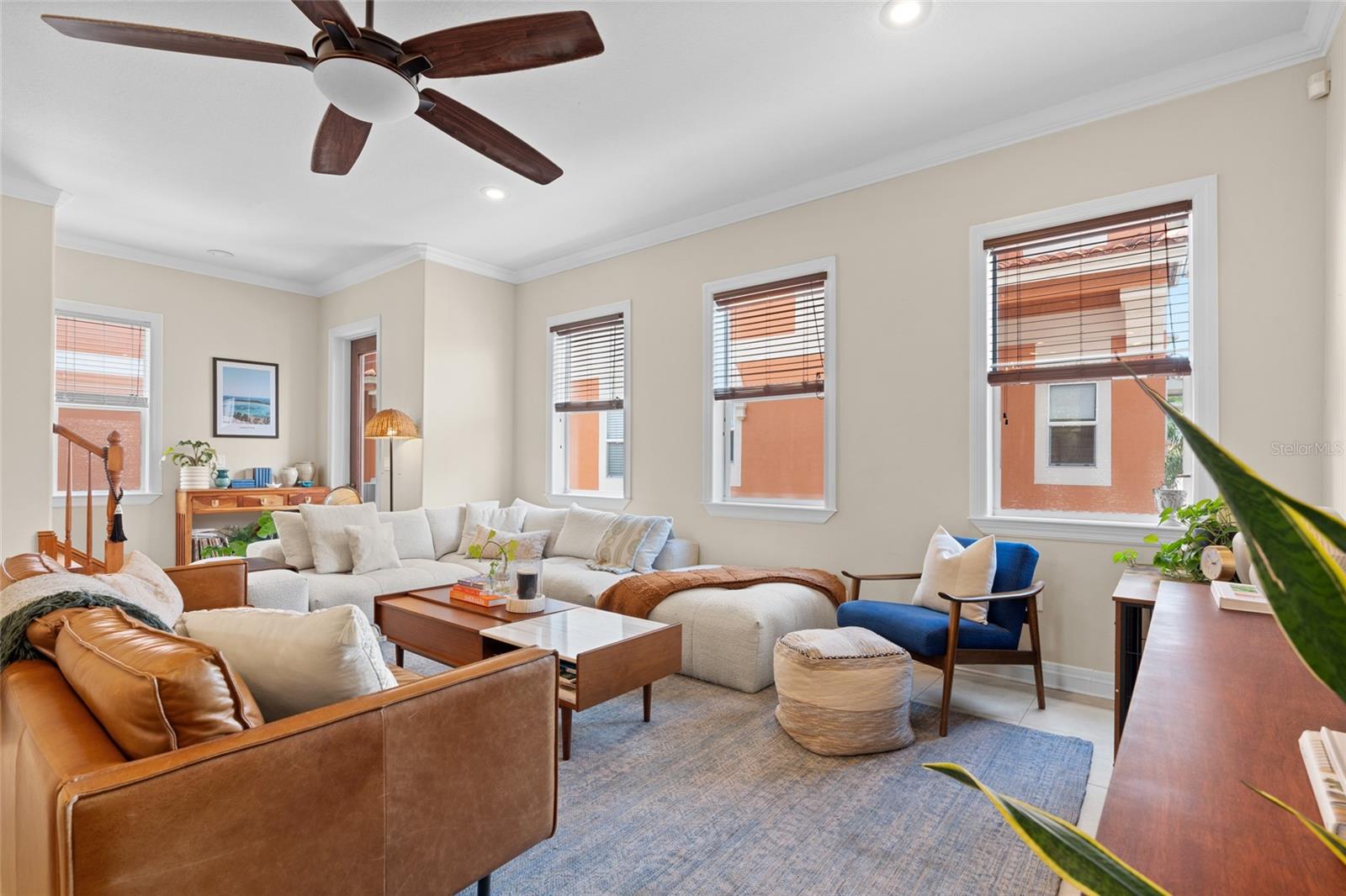 Image 8 of 52 For 904 Villa Venicia Way
