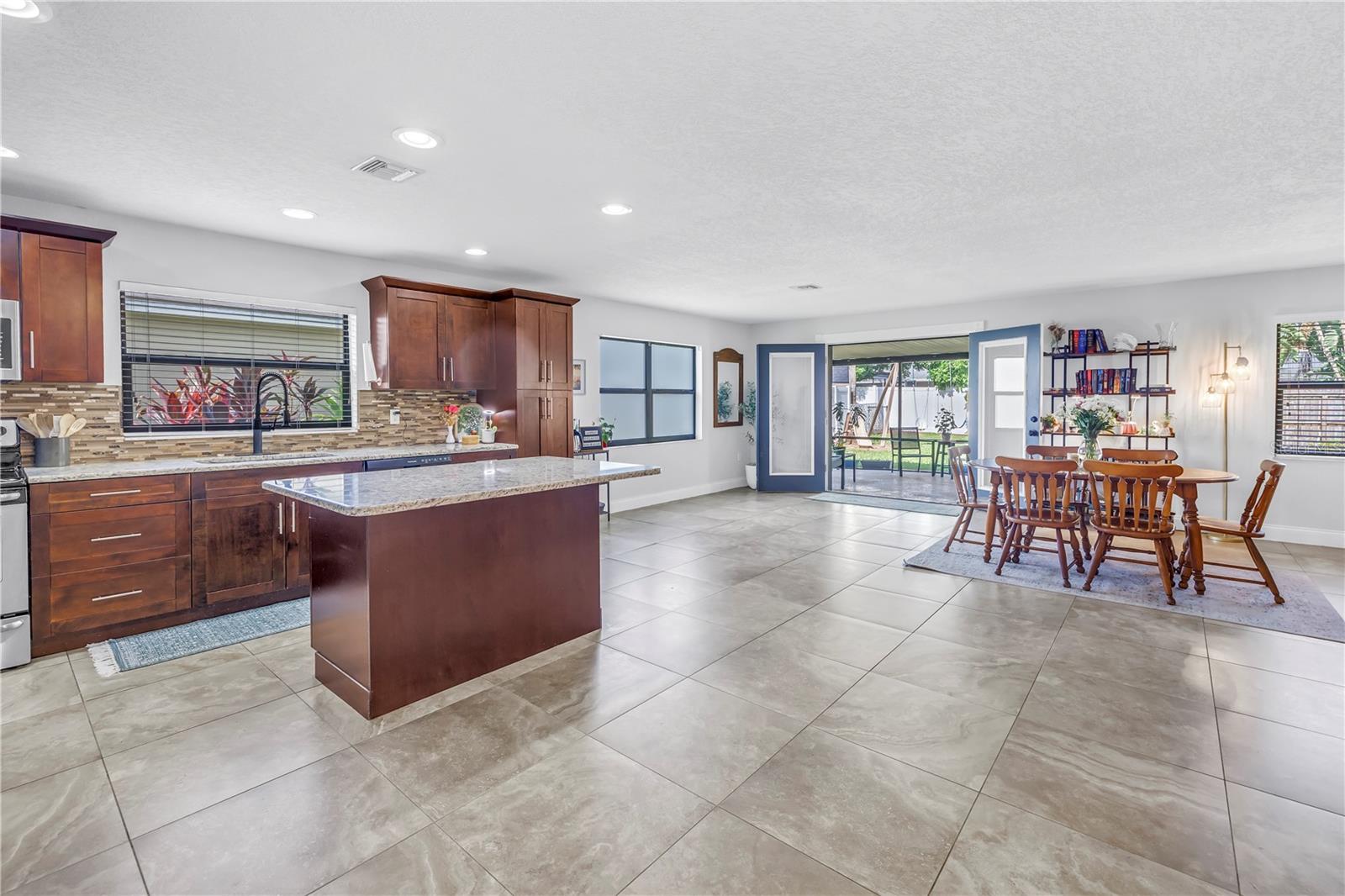 Image 13 of 37 For 4821 Gachet Boulevard