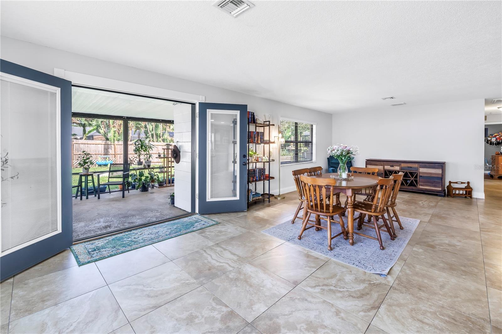 Image 14 of 37 For 4821 Gachet Boulevard