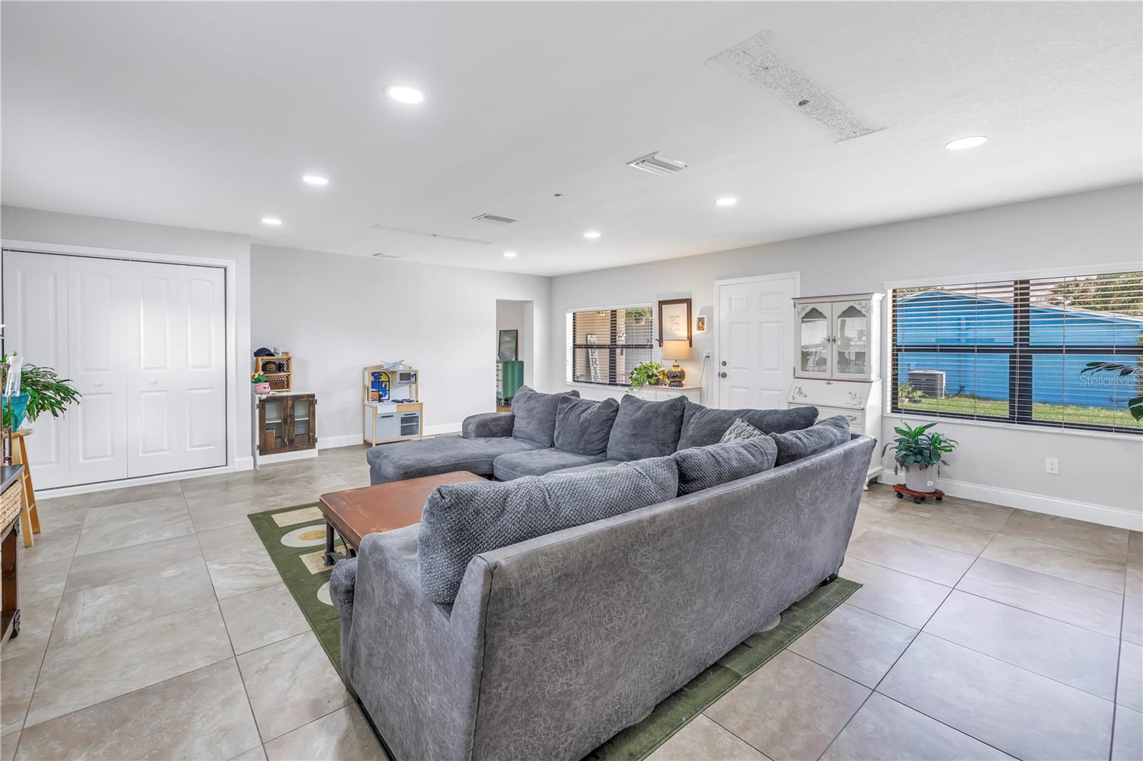 Image 17 of 37 For 4821 Gachet Boulevard