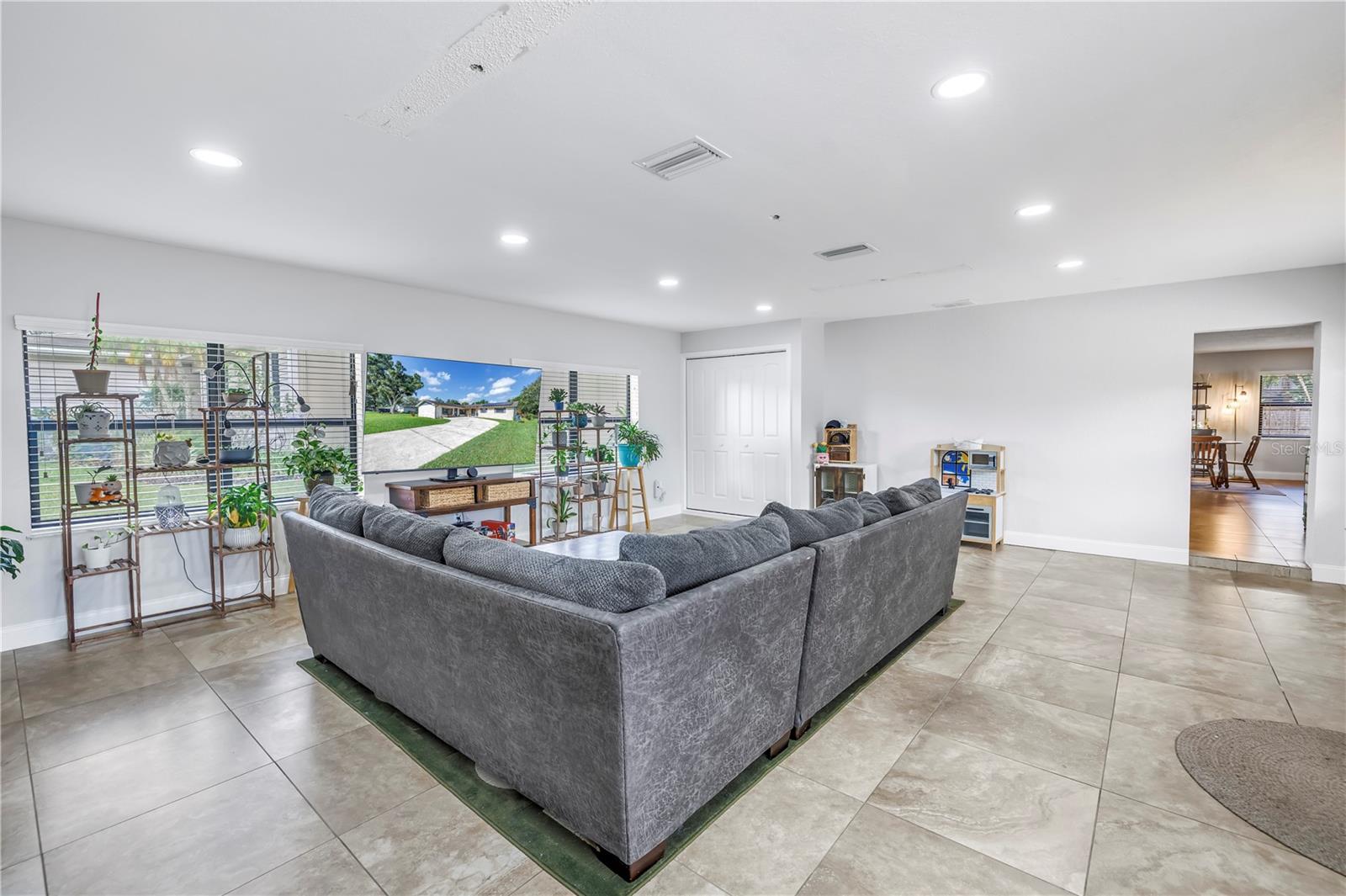 Image 18 of 37 For 4821 Gachet Boulevard