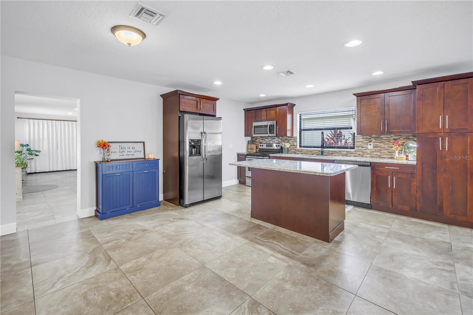Image 7 of 37 For 4821 Gachet Boulevard
