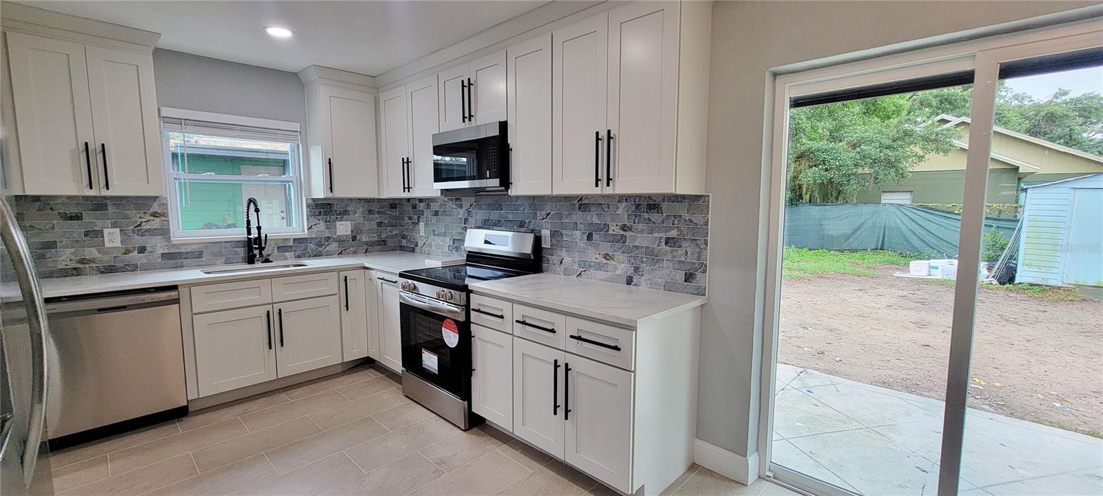 Image 16 of 43 For 4011 Clifton Street