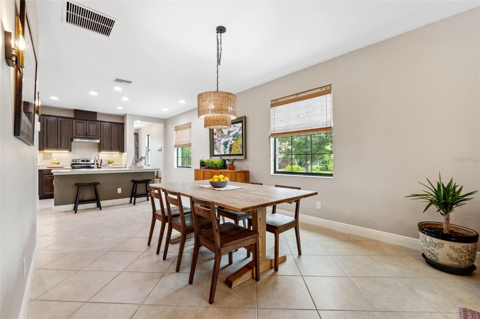 Listing photo id 10 for 3877 Burdick Loop