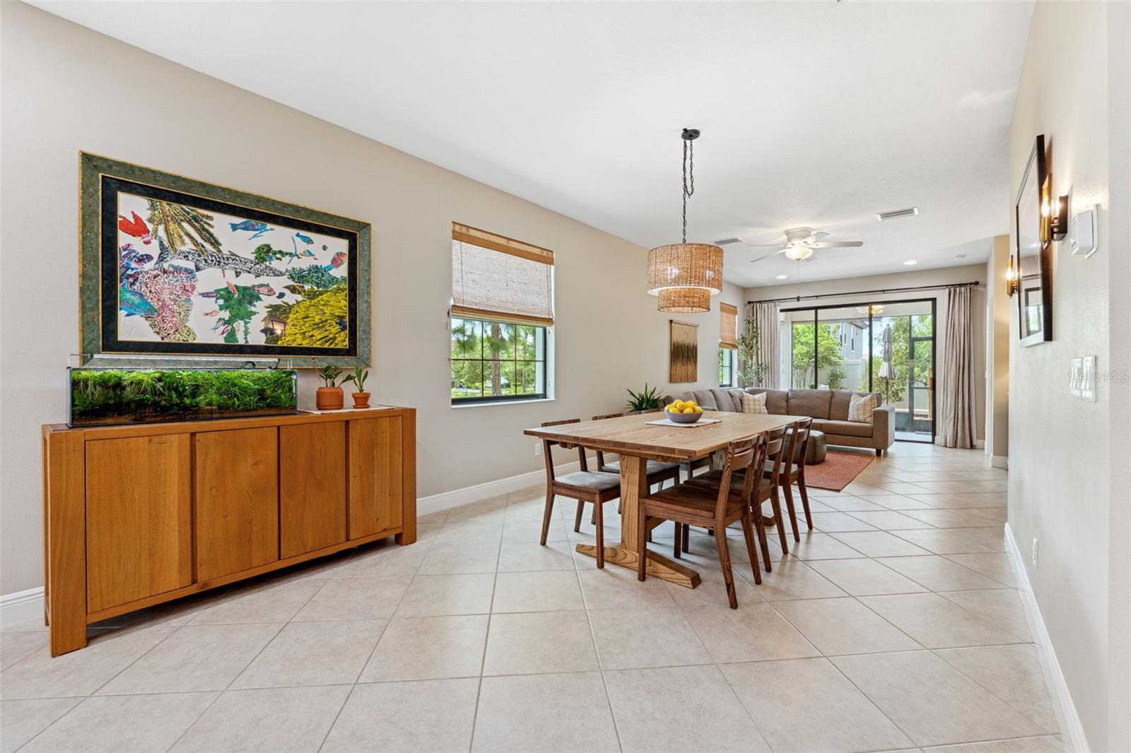 Listing photo id 11 for 3877 Burdick Loop