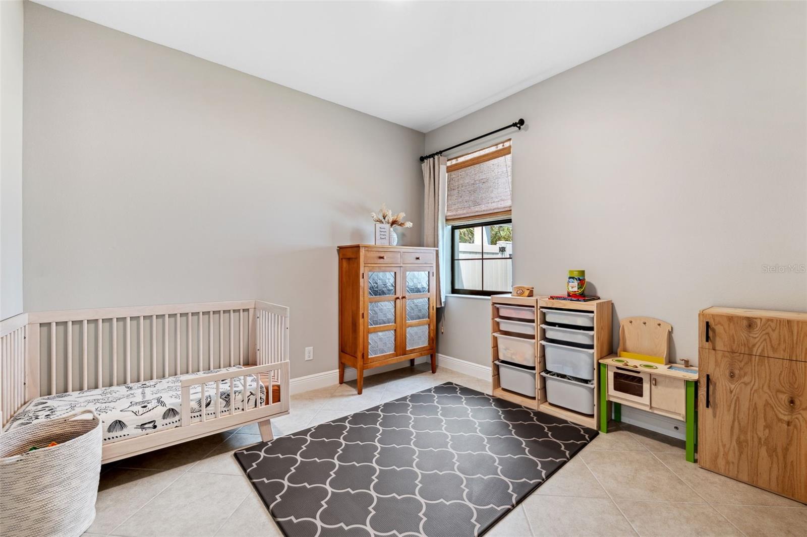 Listing photo id 24 for 3877 Burdick Loop