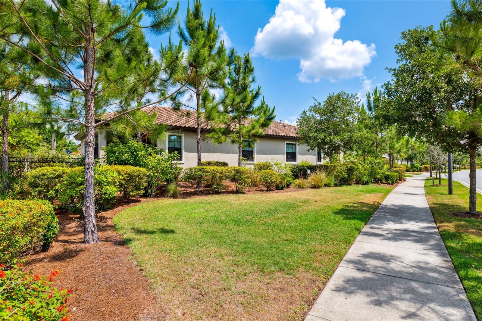 Listing photo id 36 for 3877 Burdick Loop