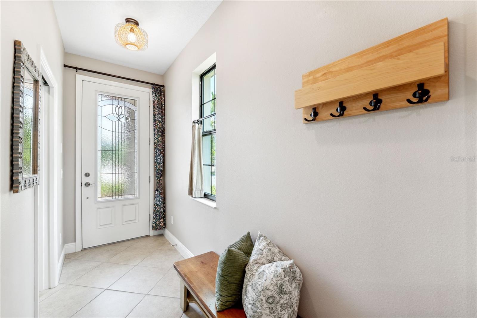 Listing photo id 4 for 3877 Burdick Loop