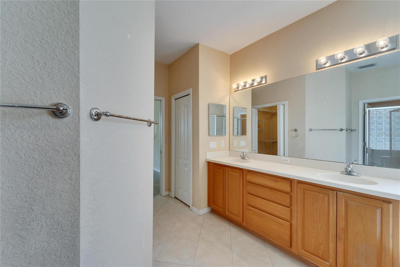 Image 37 of 58 For 1013 Emerald Dunes Drive