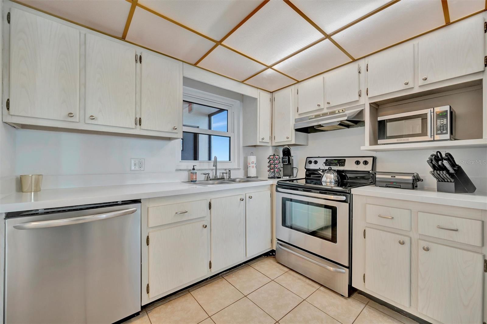 Image 13 of 35 For 1270 Gulf Boulevard 701