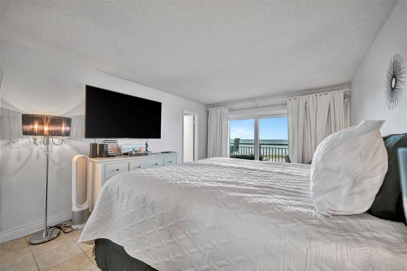 Image 16 of 35 For 1270 Gulf Boulevard 701