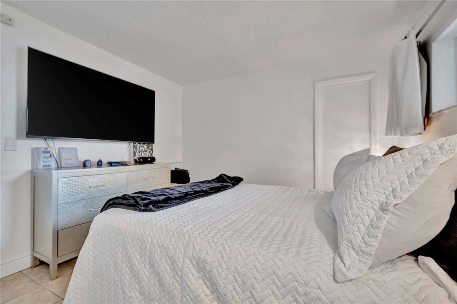 Image 19 of 35 For 1270 Gulf Boulevard 701