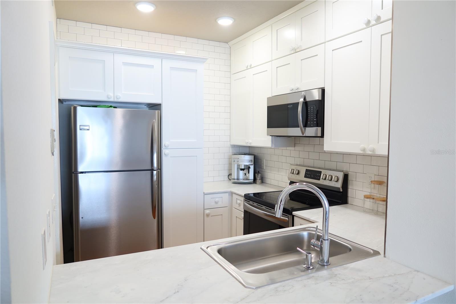 Image 4 of 11 For 800 Dakota Avenue 312