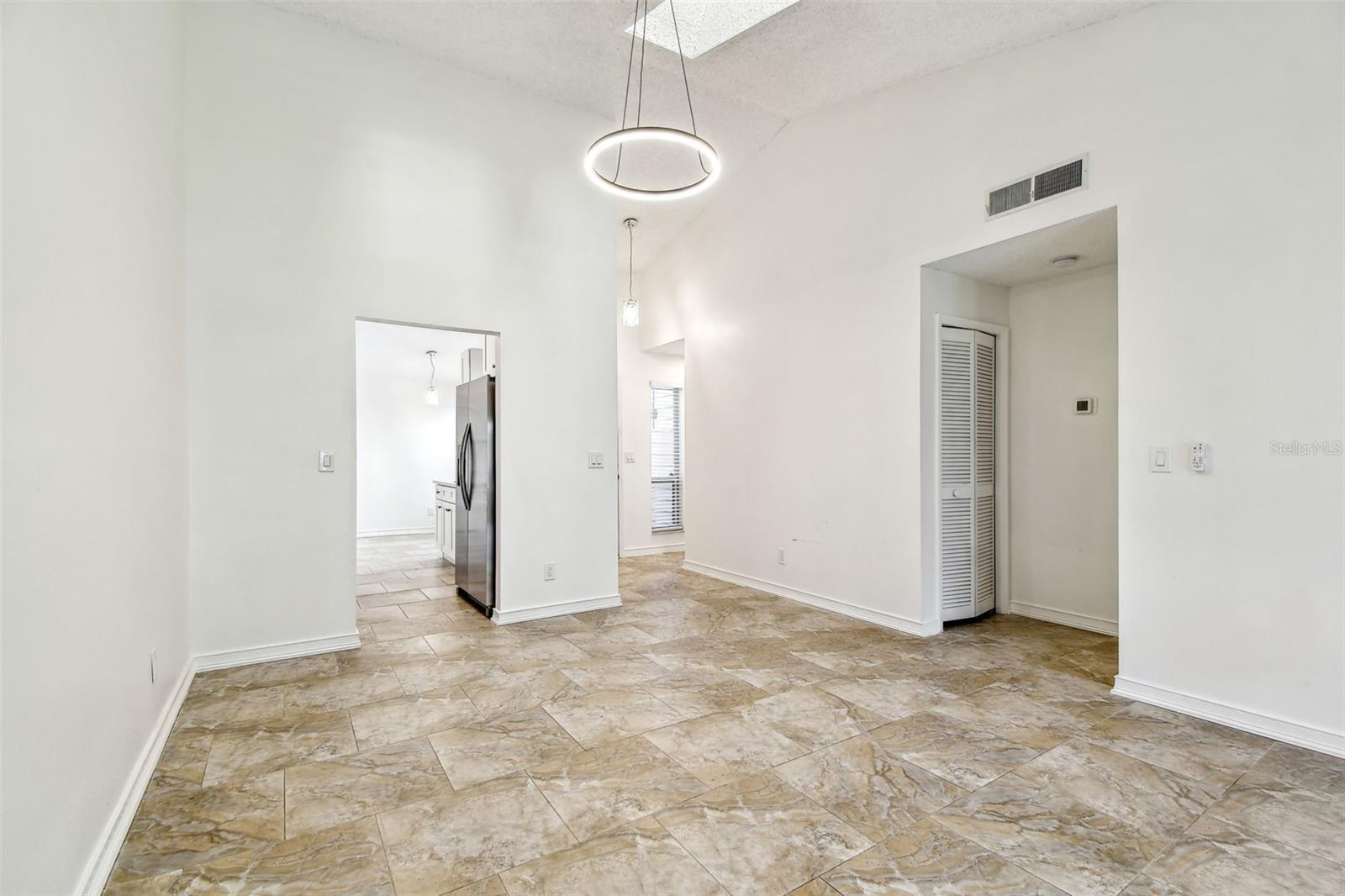 Image 11 of 84 For 232 Hunter Court