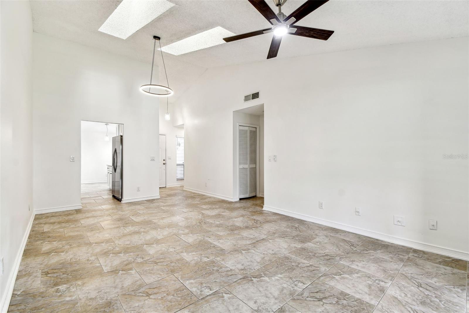 Image 15 of 84 For 232 Hunter Court