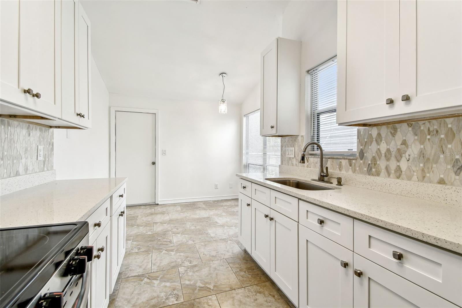 Image 19 of 84 For 232 Hunter Court