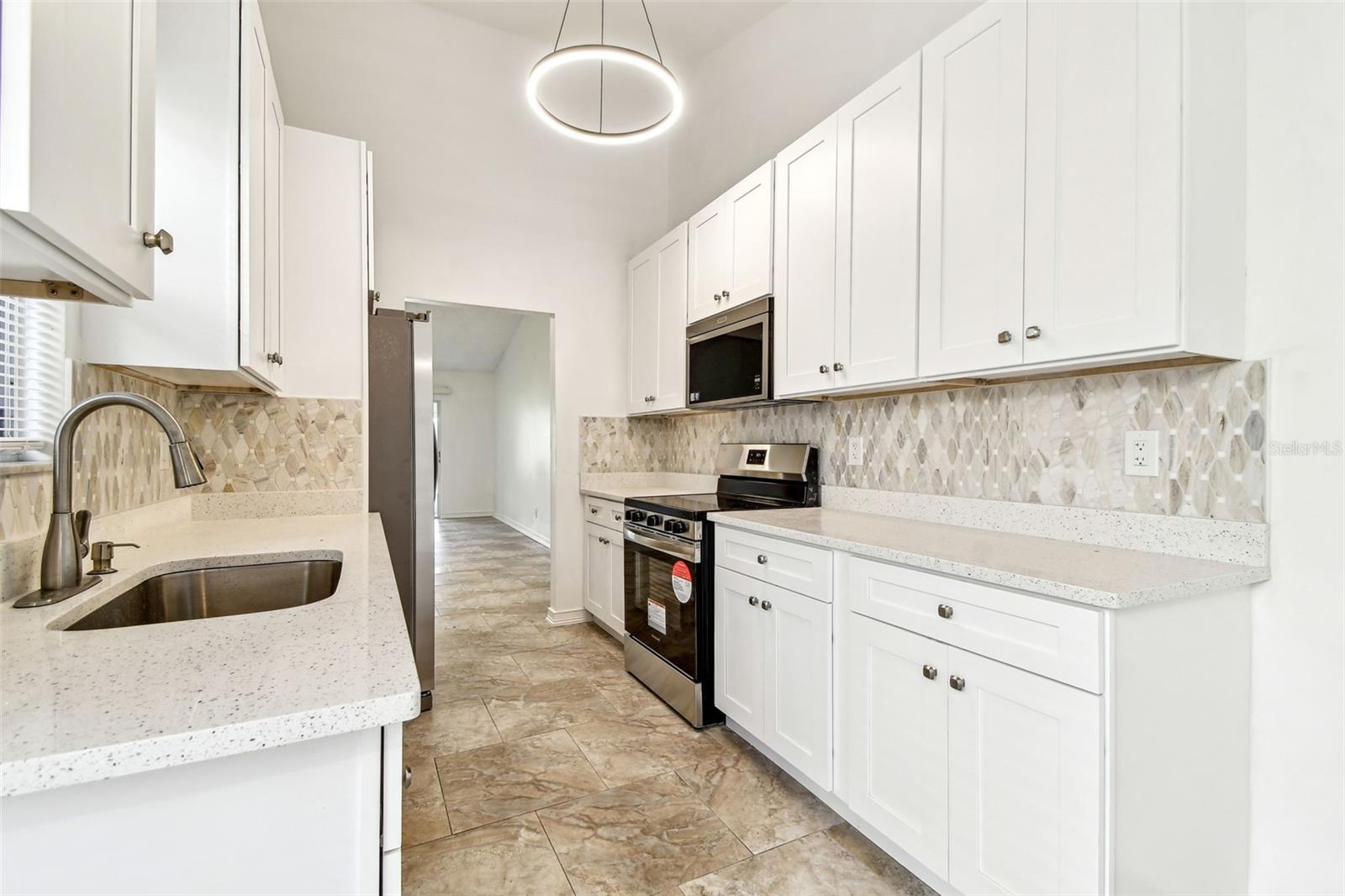 Image 21 of 84 For 232 Hunter Court