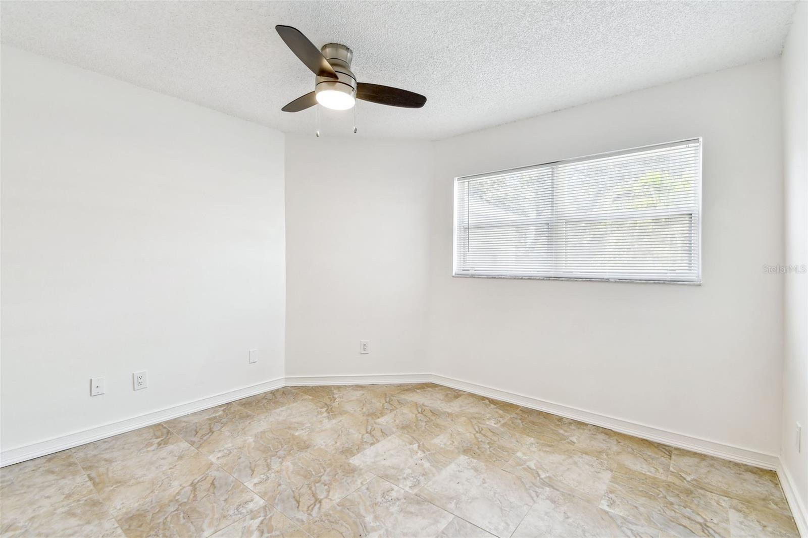 Image 36 of 84 For 232 Hunter Court