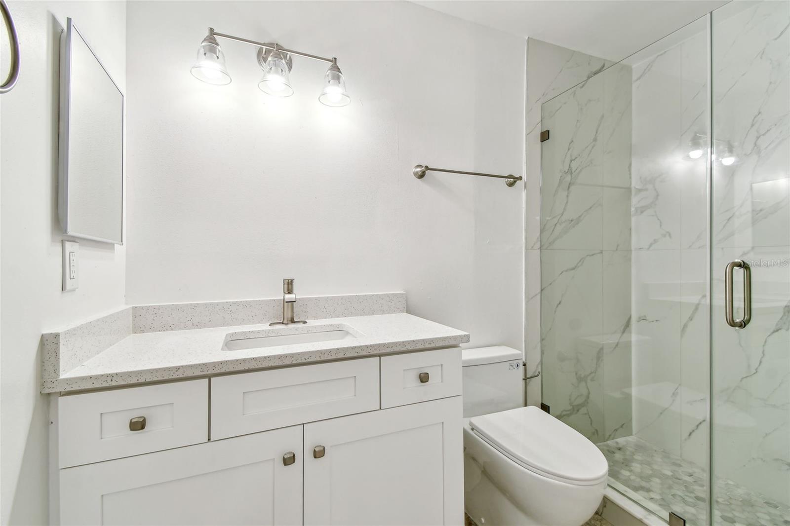 Image 38 of 84 For 232 Hunter Court