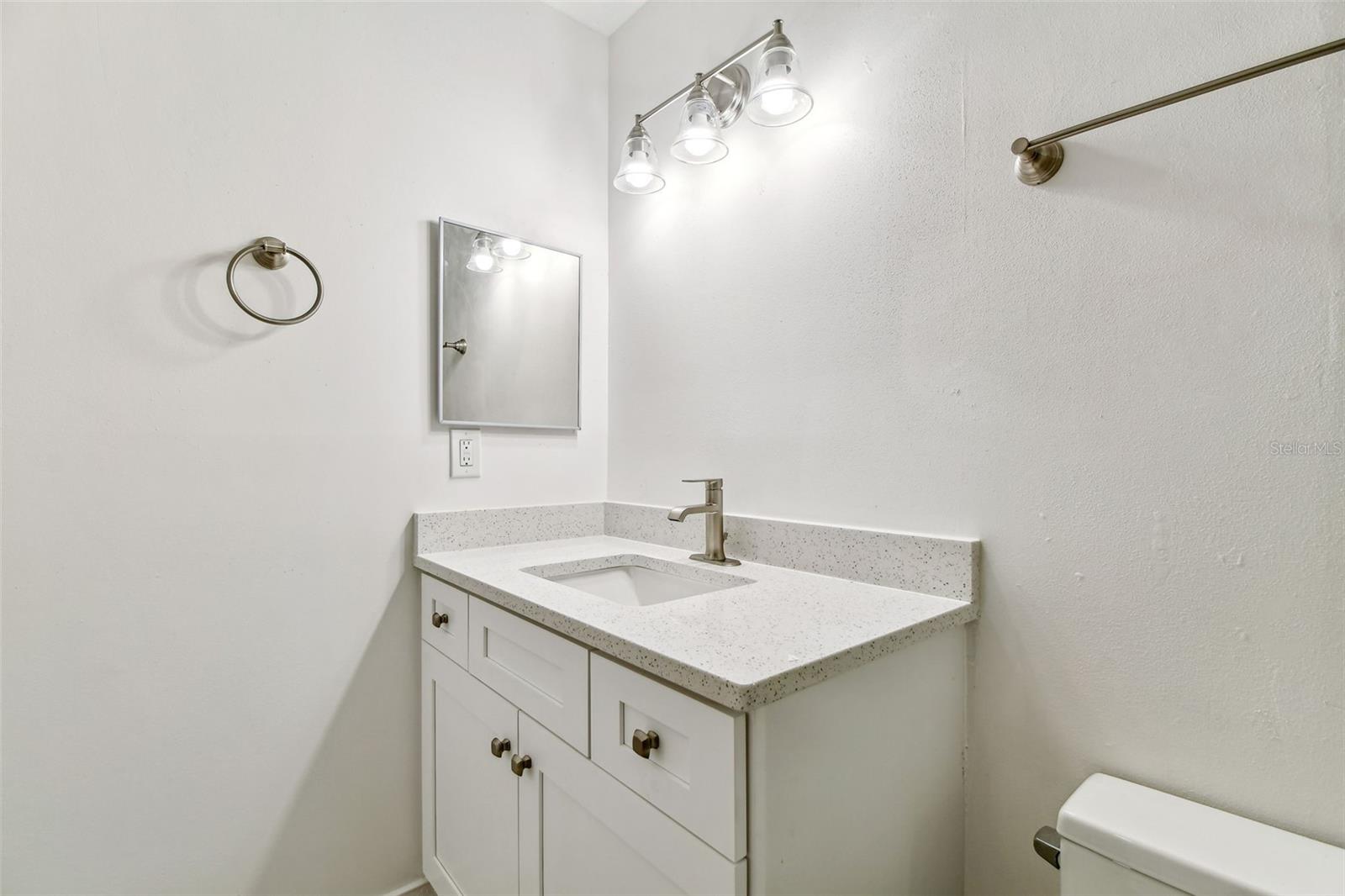 Image 39 of 84 For 232 Hunter Court