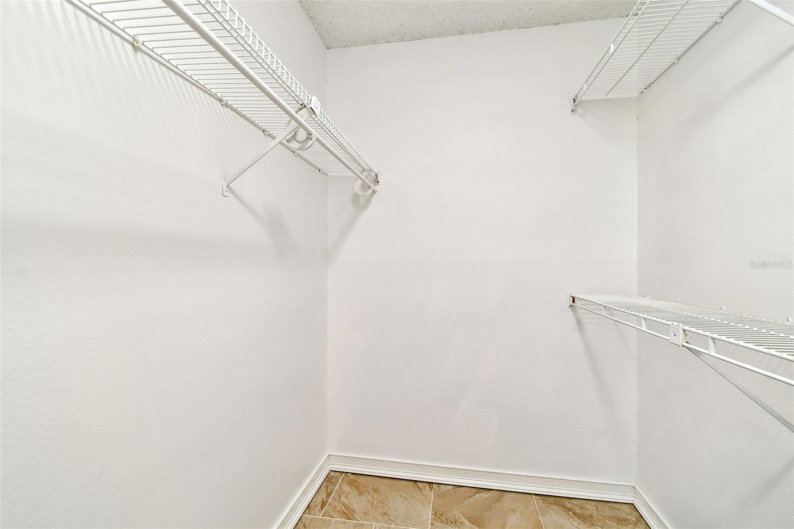 Image 46 of 84 For 232 Hunter Court