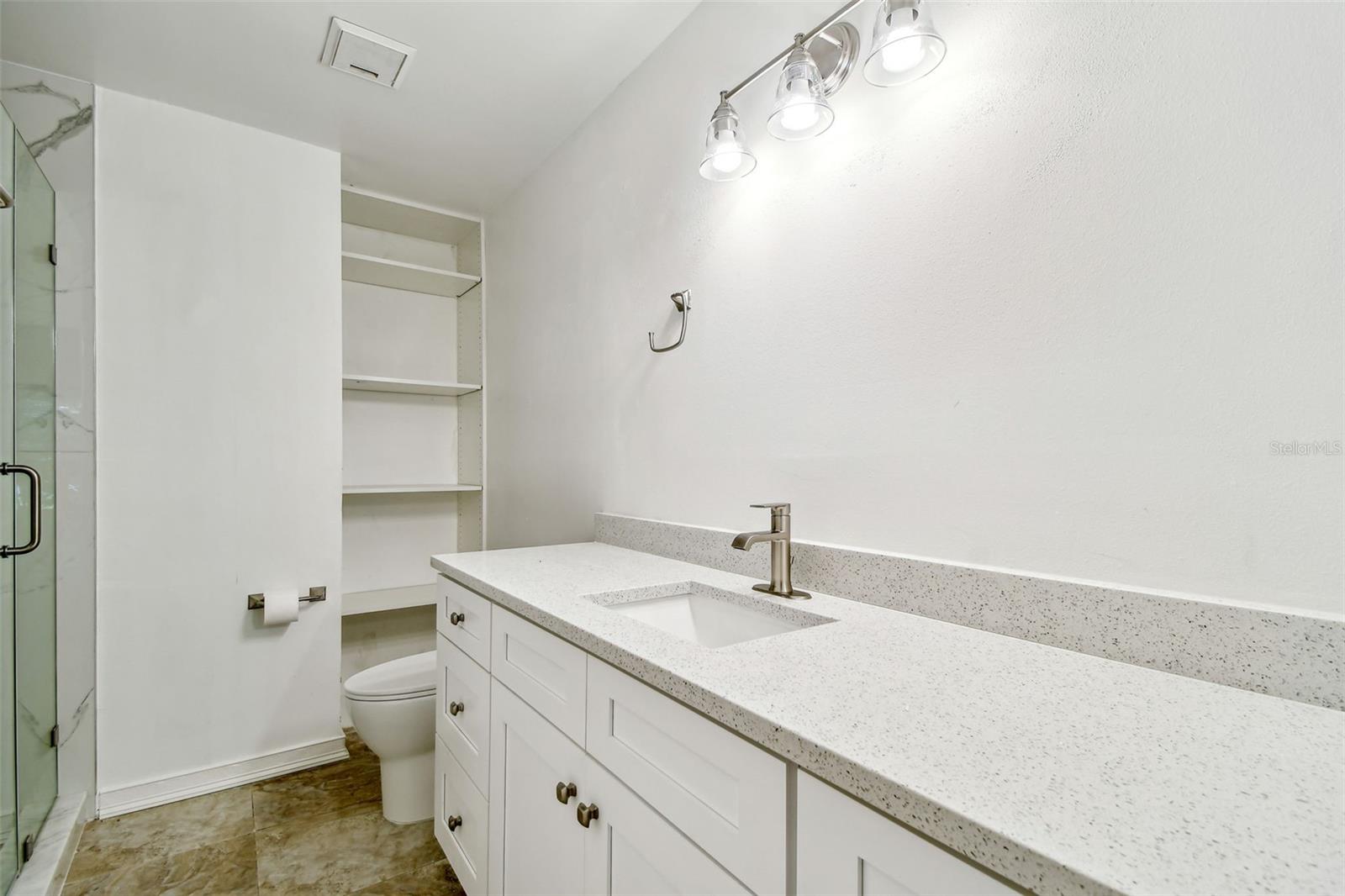Image 47 of 84 For 232 Hunter Court