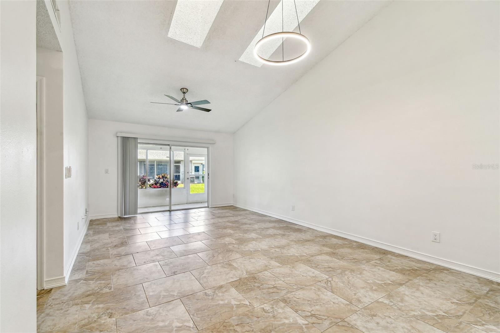 Image 9 of 84 For 232 Hunter Court