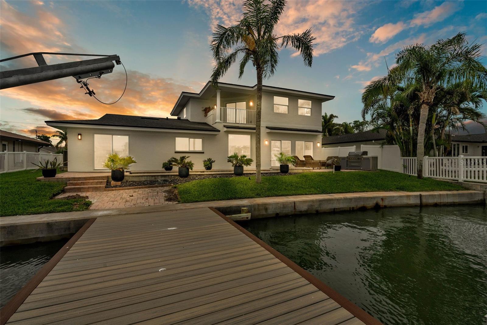 Image 2 of 62 For 330 Palm Island Ne