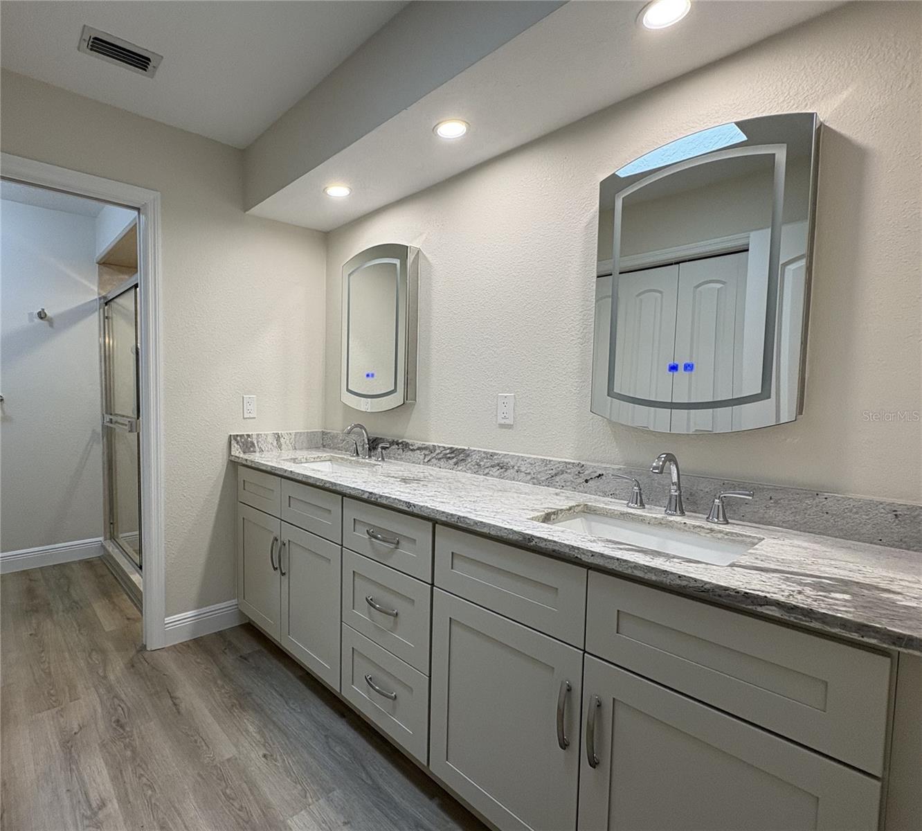 Image 21 of 26 For 6533 Brentwood Drive