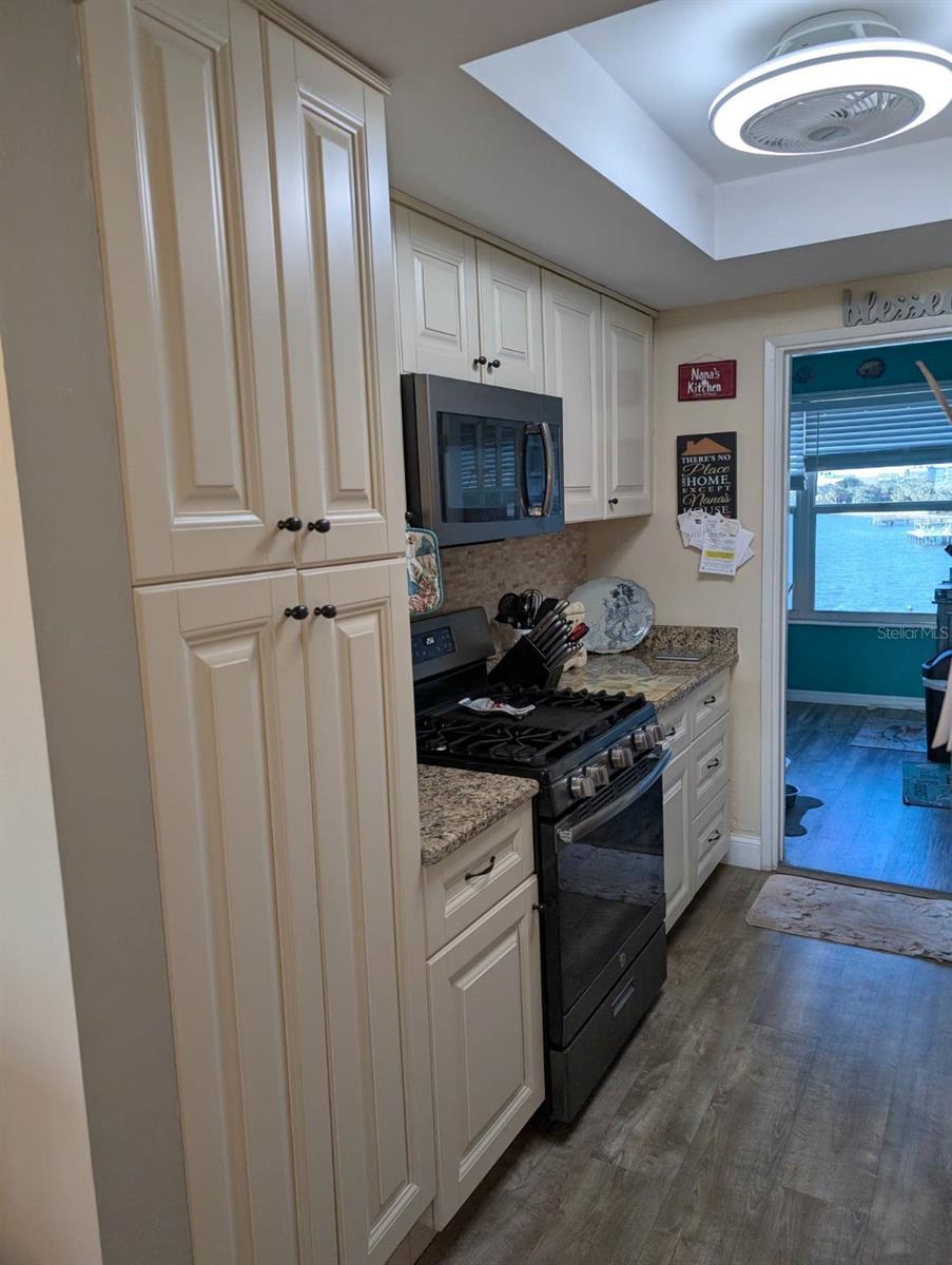 Image 5 of 22 For 1898 Shore Drive S 311