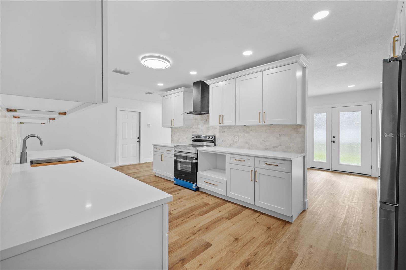 Image 10 of 23 For 10701 Glen Ivy Lane