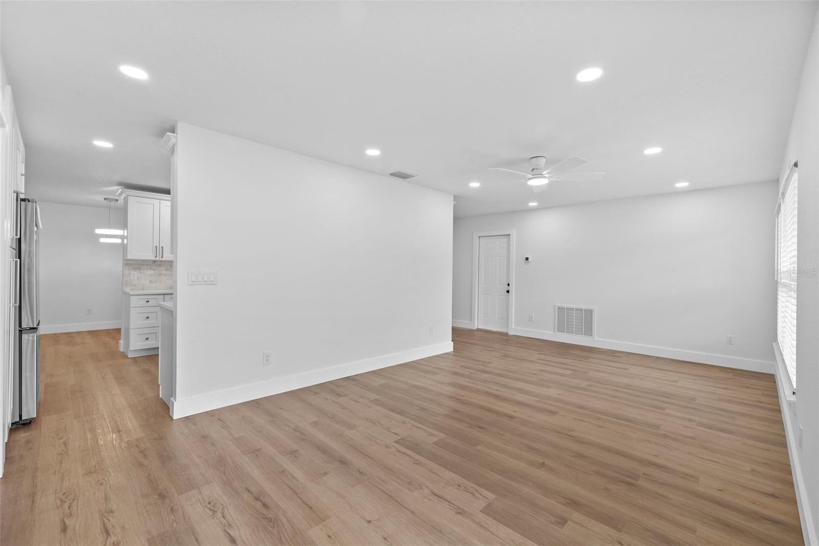 Image 3 of 23 For 10701 Glen Ivy Lane