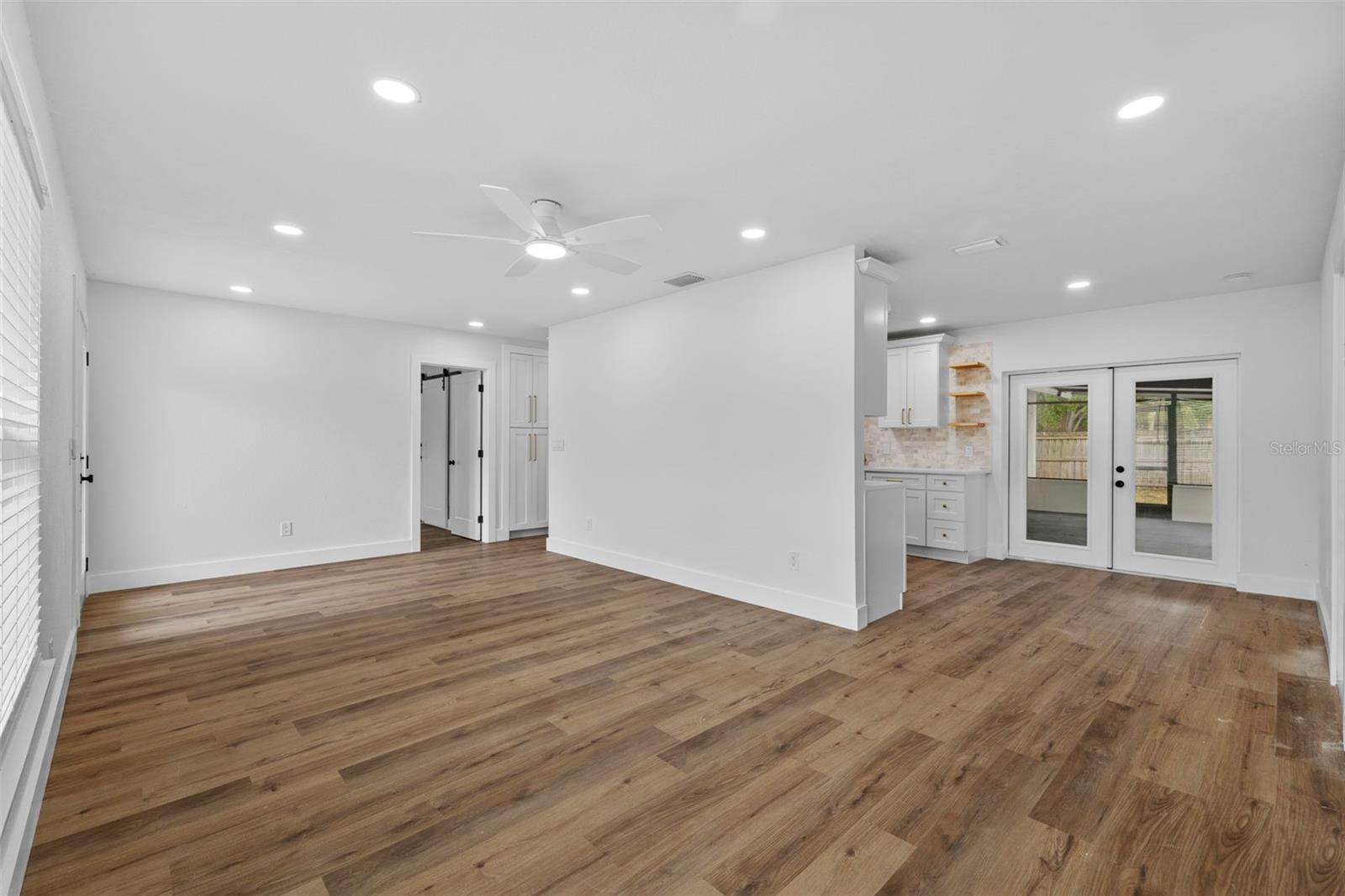 Image 4 of 23 For 10701 Glen Ivy Lane