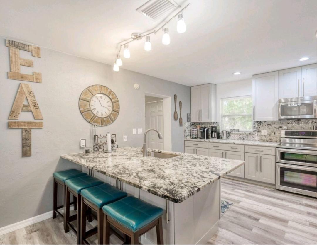 Listing photo id 10 for 5153 Miller Bayou Drive