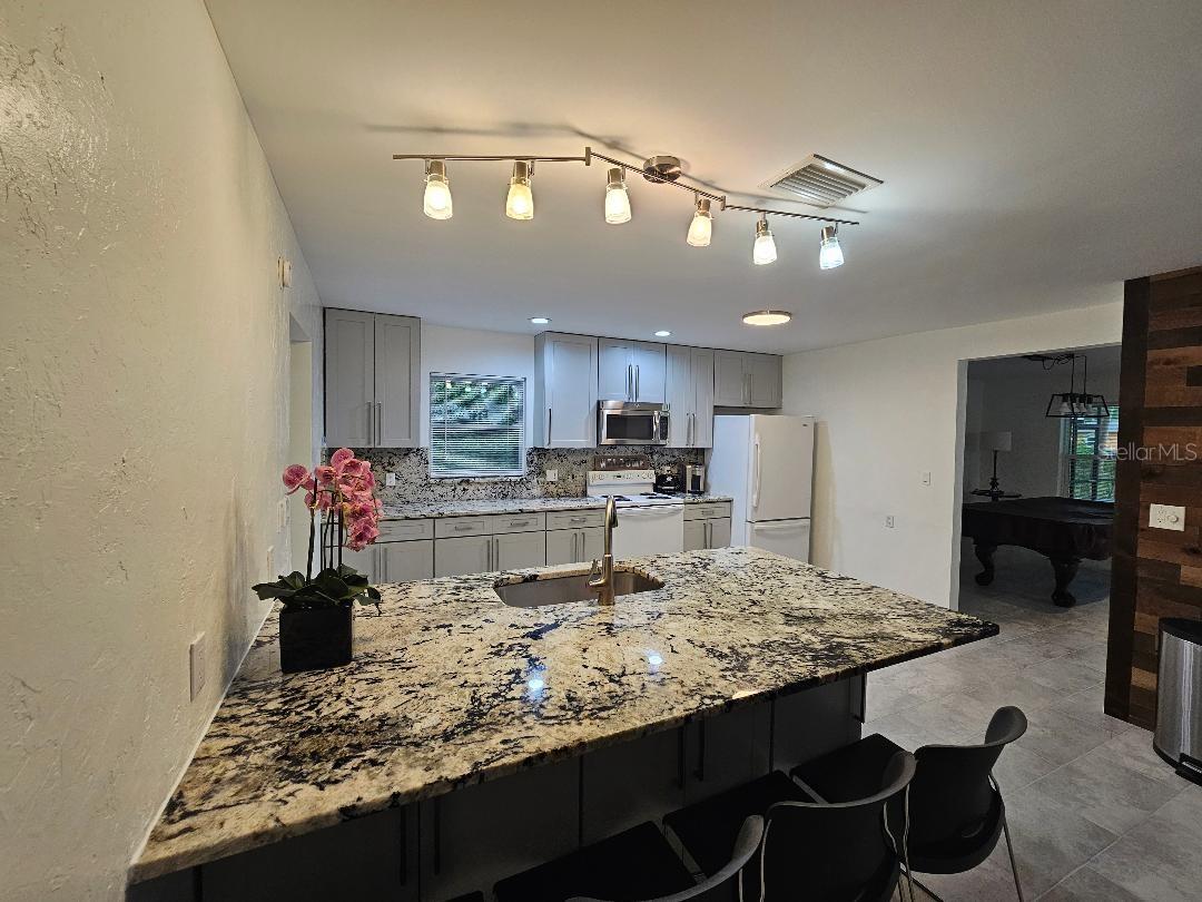 Listing photo id 11 for 5153 Miller Bayou Drive