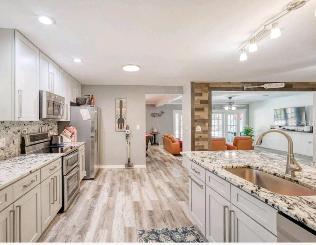 Listing photo id 14 for 5153 Miller Bayou Drive