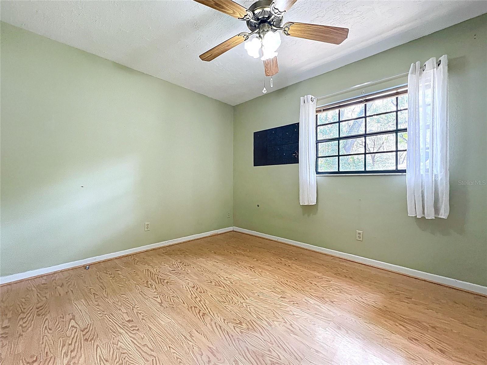 Image 18 of 67 For 2900 Cr 415  
