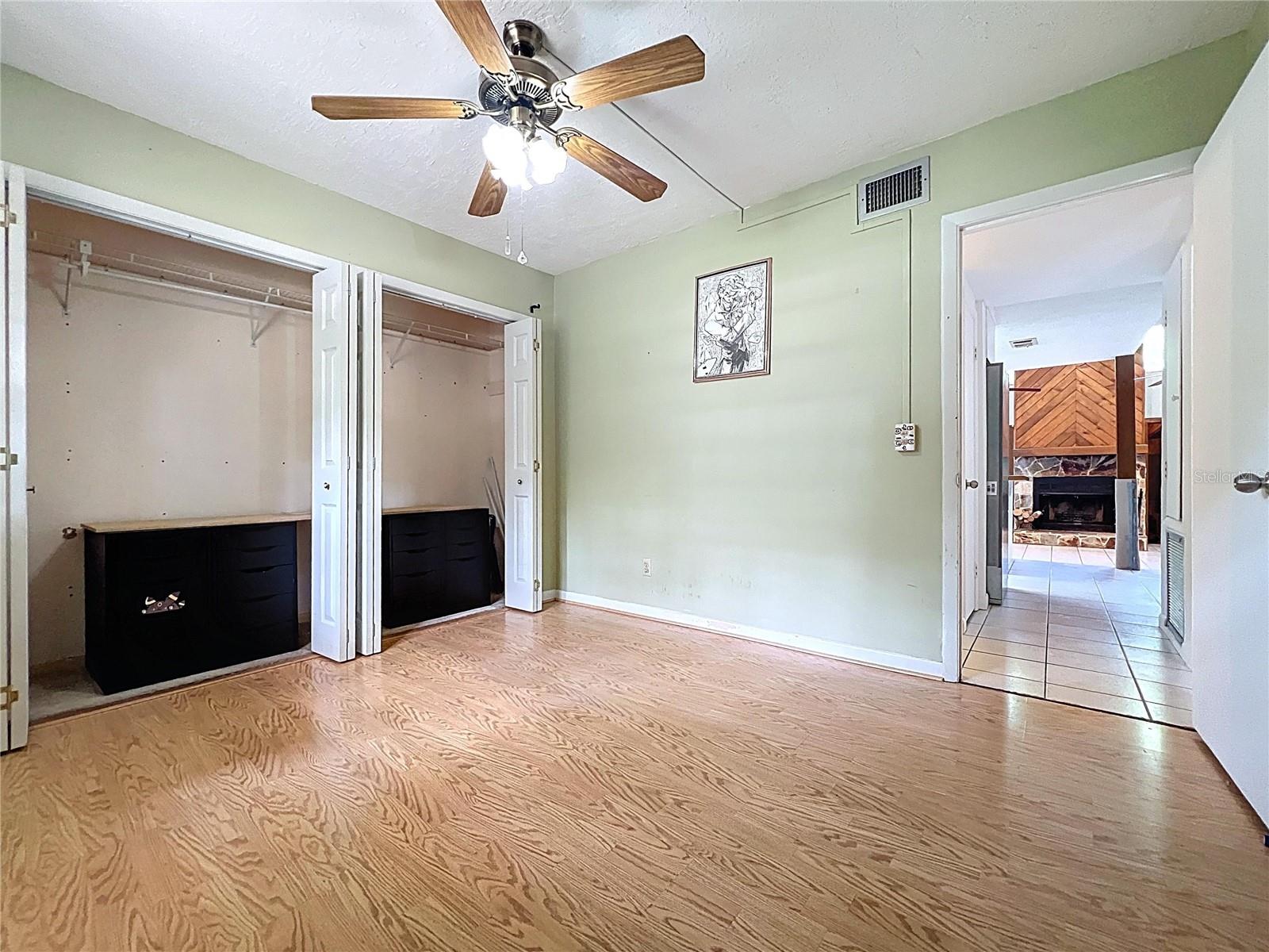 Image 20 of 67 For 2900 Cr 415  