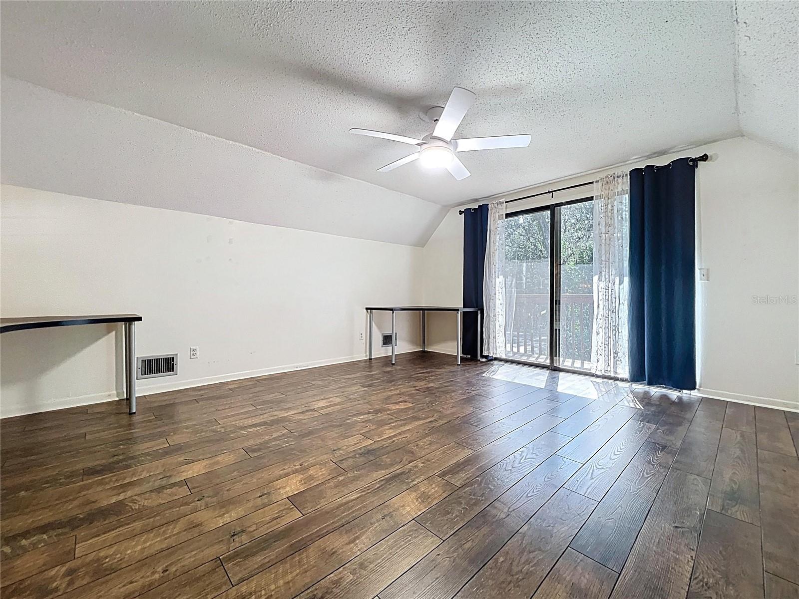 Image 34 of 67 For 2900 Cr 415  