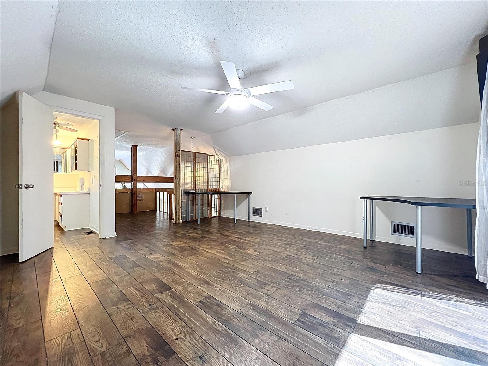 Image 36 of 67 For 2900 Cr 415  